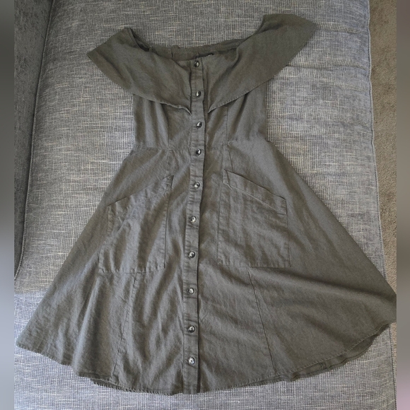 Saks Fifth Avenue Dresses & Skirts - Saks Green Cotton/linen Blend Dress